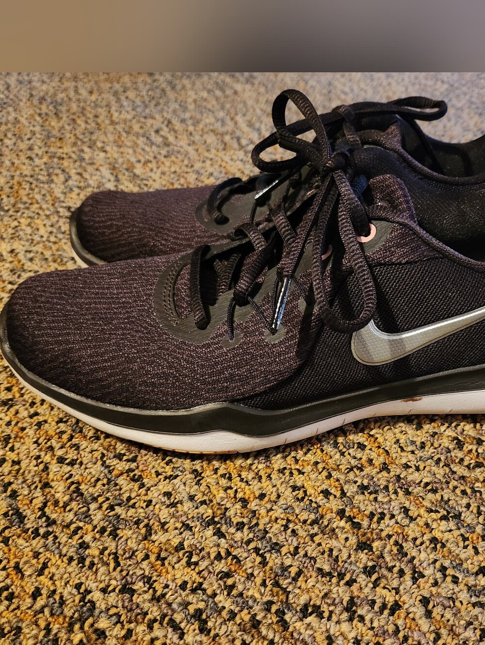 Nike Women's Deep Purple and Silver Athletic Trainers
